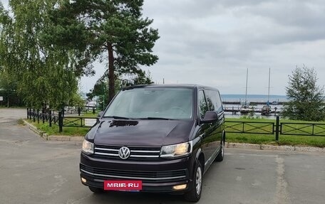 Volkswagen Caravelle T6 рестайлинг, 2016 год, 2 600 000 рублей, 4 фотография