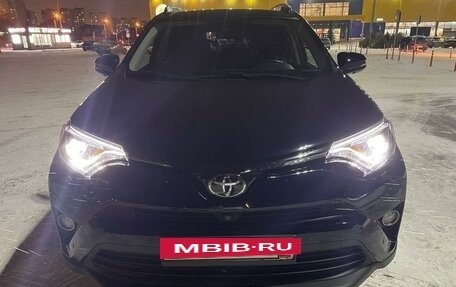 Toyota RAV4, 2018 год, 3 750 000 рублей, 3 фотография