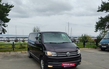 Volkswagen Caravelle T6 рестайлинг, 2016 год, 2 600 000 рублей, 6 фотография