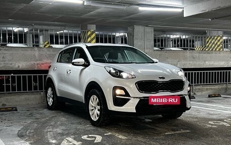 KIA Sportage IV рестайлинг, 2018 год, 2 332 000 рублей, 3 фотография