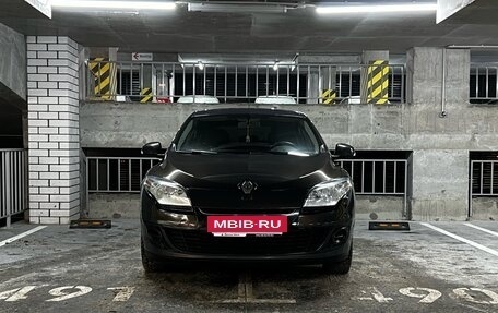 Renault Megane III, 2013 год, 842 000 рублей, 2 фотография