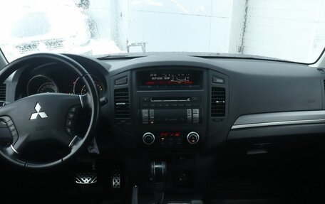 Mitsubishi Pajero IV, 2011 год, 2 828 000 рублей, 10 фотография