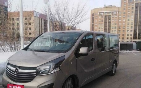 Opel Vivaro B, 2017 год, 1 950 000 рублей, 4 фотография