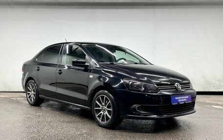 Volkswagen Polo VI (EU Market), 2013 год, 910 000 рублей, 2 фотография