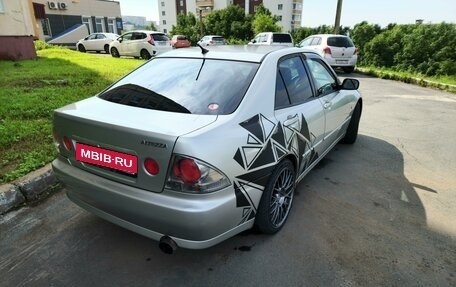 Toyota Altezza, 2002 год, 650 000 рублей, 3 фотография