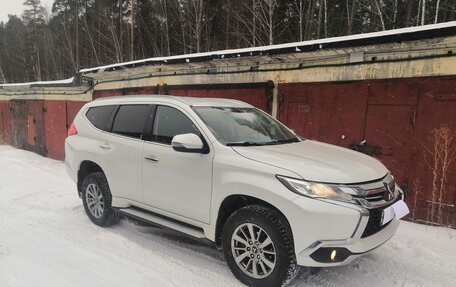 Mitsubishi Pajero Sport III рестайлинг, 2018 год, 2 700 000 рублей, 11 фотография