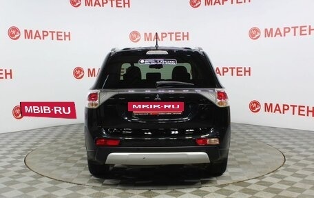 Mitsubishi Outlander III рестайлинг 3, 2014 год, 1 608 000 рублей, 6 фотография