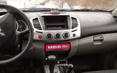 Mitsubishi L200 IV рестайлинг, 2011 год, 1 700 000 рублей, 4 фотография