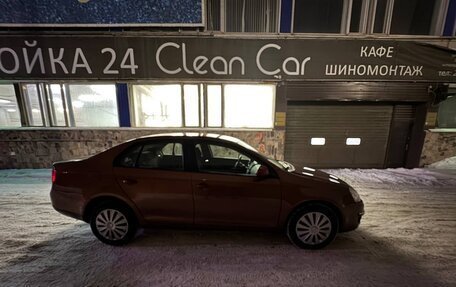 Volkswagen Jetta VI, 2010 год, 699 999 рублей, 2 фотография