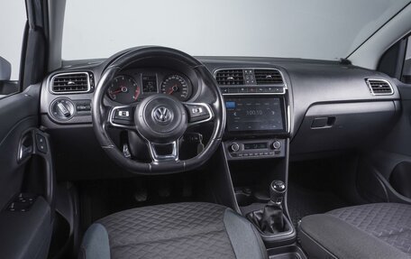 Volkswagen Polo VI (EU Market), 2019 год, 1 369 000 рублей, 6 фотография