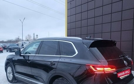 Volkswagen Touareg III, 2019 год, 4 000 000 рублей, 3 фотография