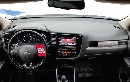 Mitsubishi Outlander III рестайлинг 3, 2019 год, 2 730 000 рублей, 9 фотография