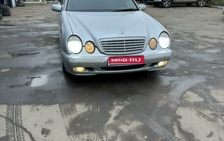 Mercedes-Benz E-Класс, 2000 год, 600 000 рублей, 4 фотография