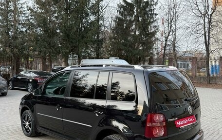 Volkswagen Touran III, 2007 год, 640 000 рублей, 2 фотография