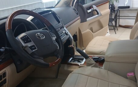 Toyota Land Cruiser 200, 2012 год, 4 299 000 рублей, 30 фотография