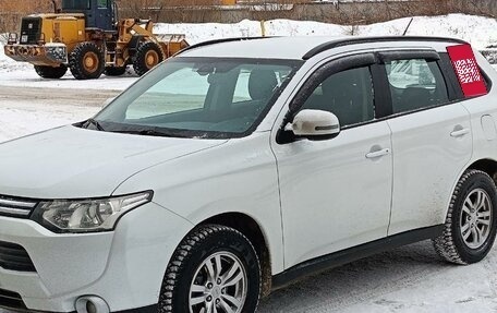 Mitsubishi Outlander III рестайлинг 3, 2013 год, 1 750 000 рублей, 2 фотография