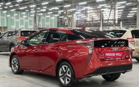 Toyota Prius IV XW50, 2016 год, 1 835 000 рублей, 18 фотография