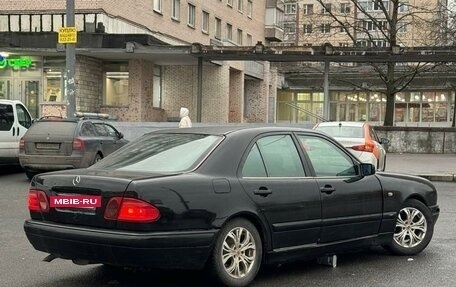 Mercedes-Benz E-Класс, 1996 год, 199 000 рублей, 2 фотография