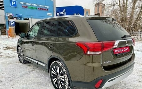 Mitsubishi Outlander III рестайлинг 3, 2018 год, 2 334 000 рублей, 6 фотография