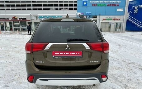 Mitsubishi Outlander III рестайлинг 3, 2018 год, 2 334 000 рублей, 5 фотография