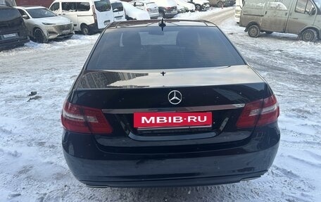 Mercedes-Benz E-Класс, 2011 год, 1 300 000 рублей, 6 фотография