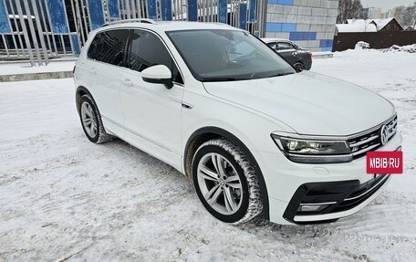 Volkswagen Tiguan II, 2019 год, 3 100 000 рублей, 3 фотография