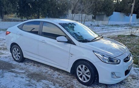 Hyundai Solaris II рестайлинг, 2013 год, 1 350 000 рублей, 8 фотография