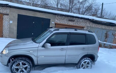 Chevrolet Niva I рестайлинг, 2011 год, 515 000 рублей, 4 фотография