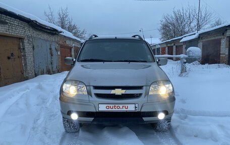 Chevrolet Niva I рестайлинг, 2011 год, 515 000 рублей, 2 фотография