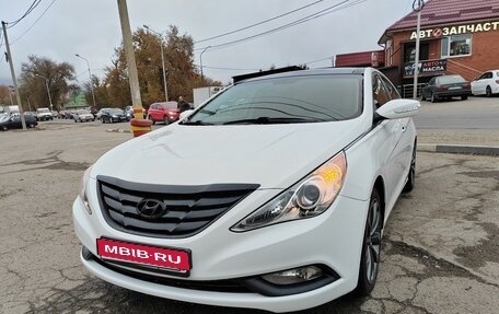 Hyundai Sonata VI, 2011 год, 1 470 000 рублей, 1 фотография