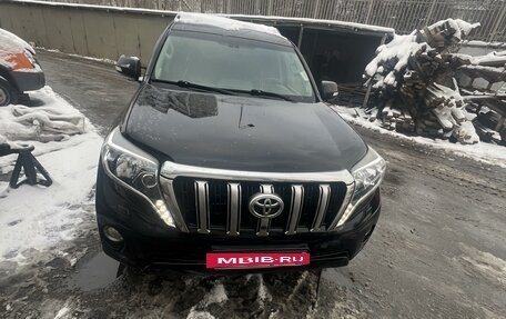 Toyota Land Cruiser Prado 150 рестайлинг 2, 2015 год, 3 670 000 рублей, 4 фотография