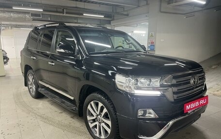 Toyota Land Cruiser 200, 2017 год, 6 999 000 рублей, 8 фотография