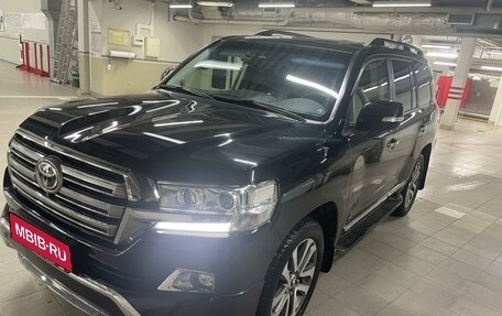 Toyota Land Cruiser 200, 2017 год, 6 999 000 рублей, 7 фотография