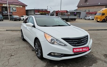 Hyundai Sonata VI, 2011 год, 1 470 000 рублей, 2 фотография