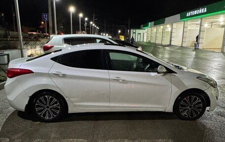 Hyundai Elantra V, 2013 год, 930 000 рублей, 2 фотография