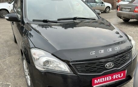 KIA cee'd I рестайлинг, 2011 год, 850 000 рублей, 2 фотография