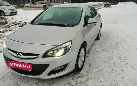 Opel Astra J, 2014 год, 700 000 рублей, 2 фотография