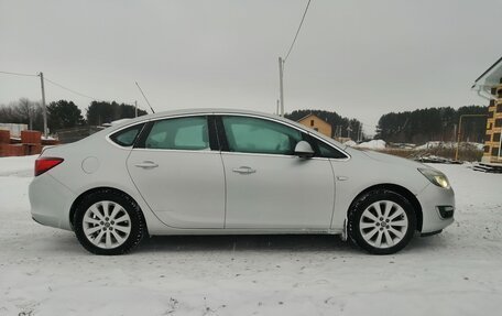 Opel Astra J, 2014 год, 700 000 рублей, 11 фотография