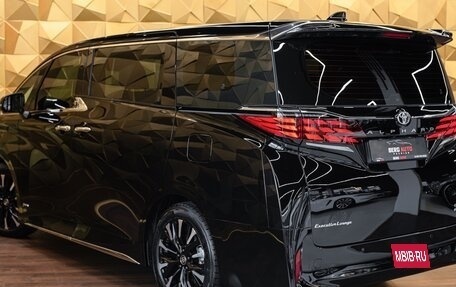 Toyota Alphard, 2024 год, 16 990 000 рублей, 2 фотография