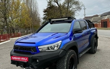 Toyota Hilux VIII, 2015 год, 4 200 000 рублей, 2 фотография