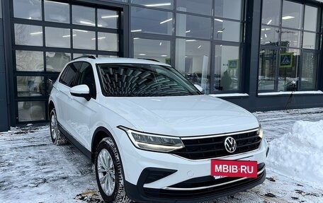 Volkswagen Tiguan II, 2021 год, 3 360 000 рублей, 3 фотография