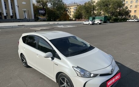 Toyota Prius Alpha I (ZVW40/41), 2015 год, 1 600 000 рублей, 6 фотография