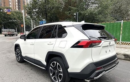 Toyota RAV4, 2020 год, 2 800 000 рублей, 5 фотография