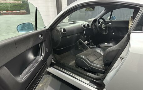 Audi TT, 2002 год, 950 000 рублей, 16 фотография