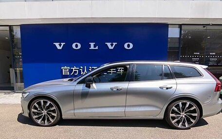 Volvo V60 II, 2021 год, 2 850 008 рублей, 3 фотография