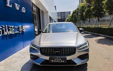 Volvo V60 II, 2021 год, 2 850 008 рублей, 2 фотография