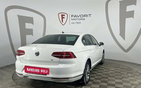 Volkswagen Passat B8 рестайлинг, 2017 год, 2 020 000 рублей, 6 фотография