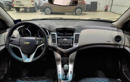 Chevrolet Cruze II, 2011 год, 770 000 рублей, 9 фотография