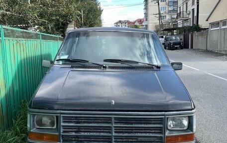 Chrysler Voyager IV, 1989 год, 230 000 рублей, 1 фотография