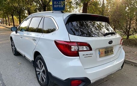 Subaru Outback IV рестайлинг, 2021 год, 3 500 000 рублей, 4 фотография